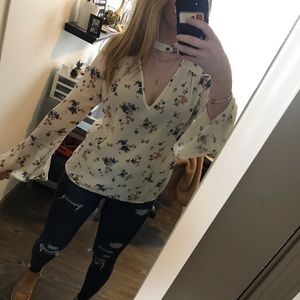 American Eagle Keyhole Flower Shirt